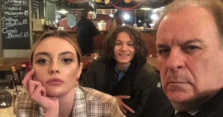 Burak Sergen, l’haluk della serie TV Sadakatsiz, sta sperimentando gli effetti collaterali della malattia