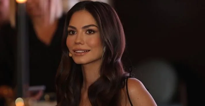 Il film di Aşk Taktikleri, che i fan di Demet Özdemir non vedono l’ora, sarà presto su Netflix!..