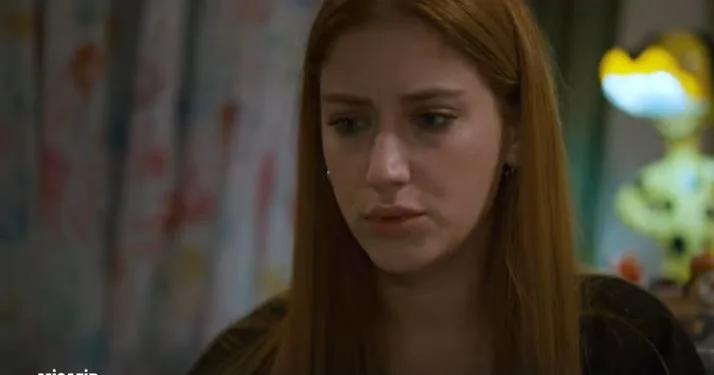 Confessione sincera di Hazal Kaya! Vedi di cosa sono più infastiditi i suoi amici?