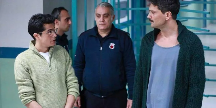 Ci sarà una pausa nella serie Mahkum, in cui l’attore protagonista Onur Tuna viene catturato con la corona?