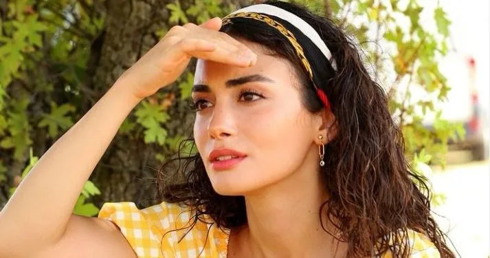 Fate sentire i produttori! Özge Yağız, che ha partecipato alla serie Baba, sta cercando un ruolo inverso!