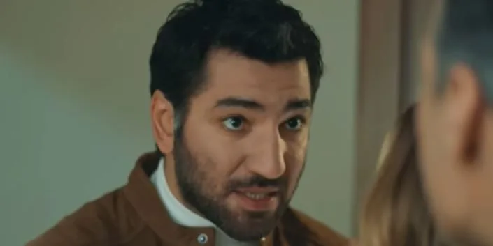 Berkay Ateş ha fatto una sorpresa nella serie TV Sadakatsiz, ha attirato il pubblico per la prima volta!