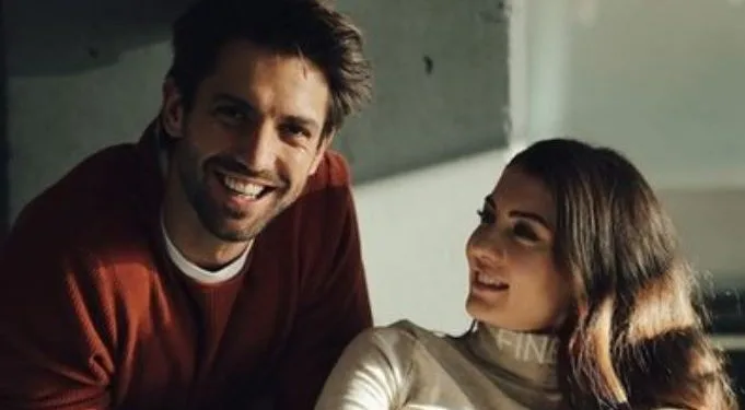 Dopo due anni, Serkay Tütüncü e Burcu Özberk hanno scaldato la pretesa dell’amore e l’hanno rimessa in servizio!