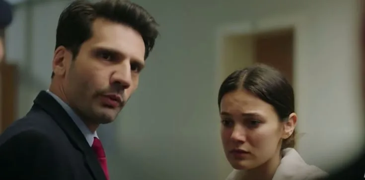 La partnership è alta! Kaan Urgancıoğlu non ha potuto finire di lodare il suo partner nello Yargı, Pınar Deniz!