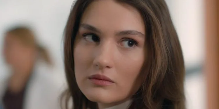 L’energia di Gizem Güneş e l’incredibile lotta di Elif! La serie Adı Sevgi sta arrivando!