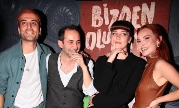 La nuova serie di Sarp Bozkurt e Deniz Işın, iniziata su Youtube, è stata trasferita su BluTV.