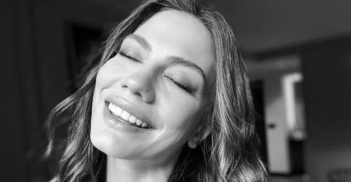 Demet Özdemir ha una richiesta dai suoi fan per il prossimo giorno speciale!