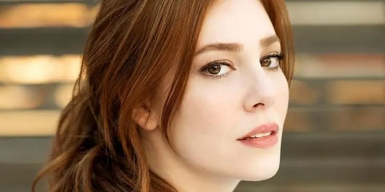 Elçin Sangu ringrazia di cuore i suoi fan!..