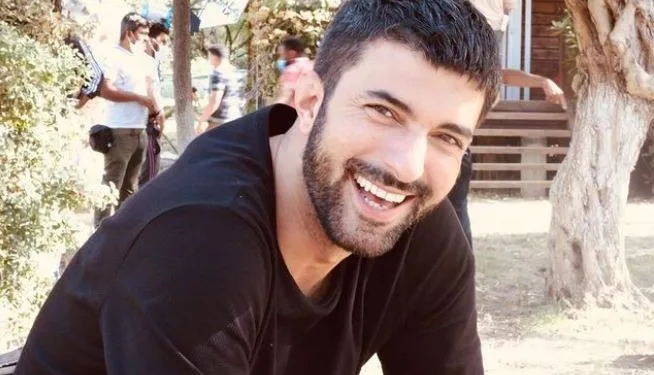 Engin Akyürek, che ha conquistato il mondo, ha scosso di nuovo i social!