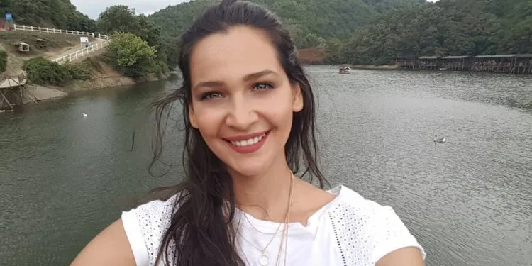 La star di Gönül Dağı, Gülsüm Ali İlhan, ha scosso il Pakistan con la sua bellezza!..
