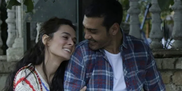 Sei consapevole? La serie “Kadın” di Özge Özpirinçci e Caner Cindoruk scuote il mondo!