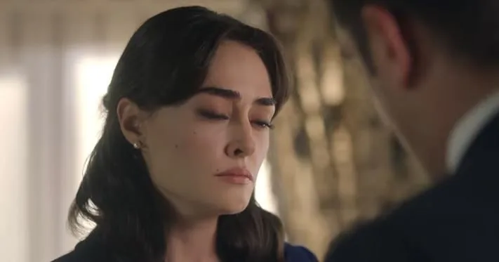Le spalle di Esra Bilgiç sono state il compito di resuscitare la serie Kanunsuz Topraklar!