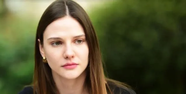 Mahur a Maraşlı non c’è più, la sua nuova immagine a Süslü Korkuluk è arrivata! Alina Boz si è tagliata i capelli corti!