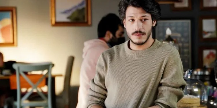 Il nuovo ruolo di Kubilay Aka nella serie TV “Oğlum” sorprenderà i suoi fan!