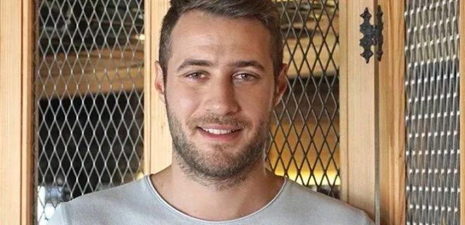 Ozan Dolunay ha scelto il film questa volta dopo due serie sfortunate!