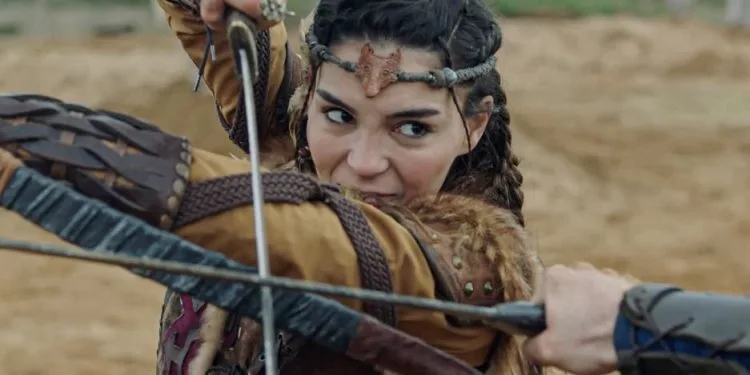 Le scene di combattimento della serie destan sono state la prova della differenza e del successo di Ebru Şahin!