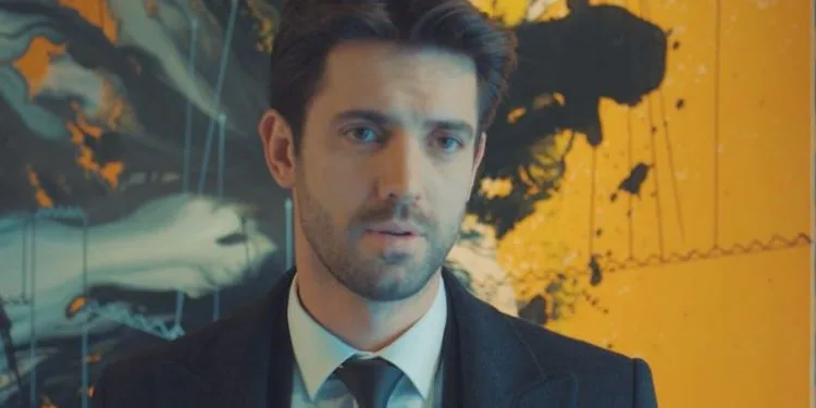 Serkay Tütüncü torna sugli schermi televisivi con una nuova serie dopo Bay Yanlış