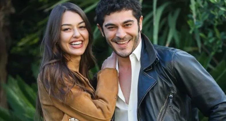 Dilan Çiçek Deniz ha incontrato Burak Deniz per la terza volta in un progetto