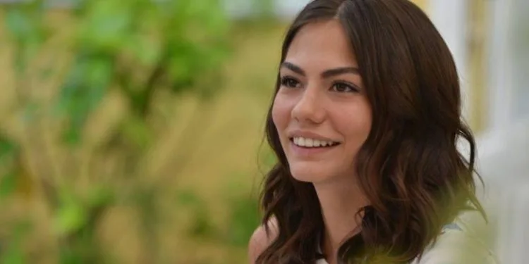 Quando incontrerà Demet Özdemir con il pubblico, Dünyayla Benim Aramda?