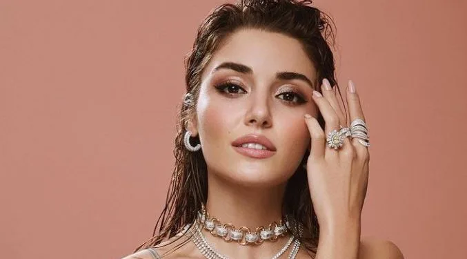 Il numero di follower di Hande Erçel su Instagram è sorprendente!