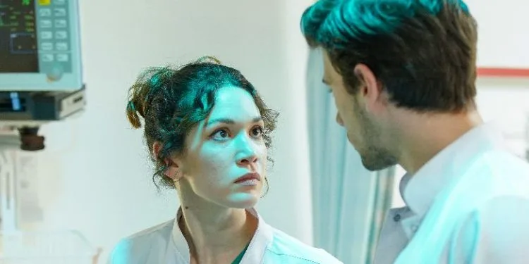 I grandi amori iniziano con i grandi combattimenti! Hazal Subaşı e Deniz Can Aktaş nuova coppia di serie!