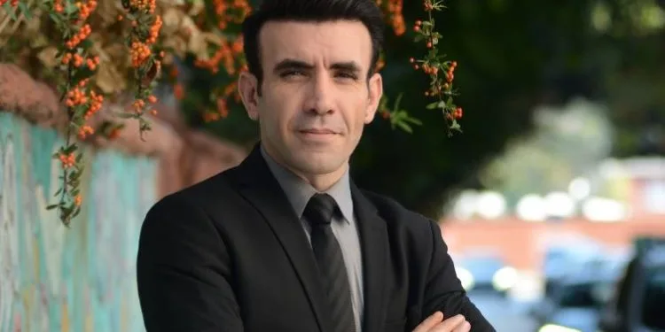 I fan che hanno visto lo stile di Mehmet Yılmaz Ak, il procuratore Pars della serie Yargı, sono rimasti sorpresi!