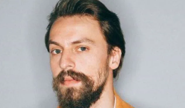Metin Akdülger lancia un messaggio straordinario con la sua quarta serie consecutiva scelta!