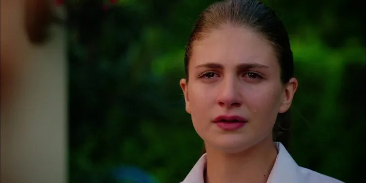 Brillante con Kırgın Çiçekler, Naz Çağla Irmak è tornato con un’altra serie di ATV!