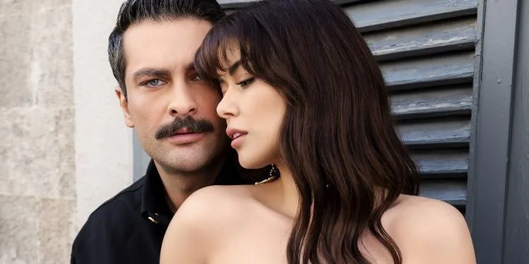 Il commento sulla posa del partner ha imbarazzato Seray Kaya! Una risposta evasiva all’implicazione di Onur Tuna!