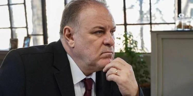Il periodo di Sadakatsiz è finito, è iniziato il periodo della nuova serie TV per Burak Sergen!