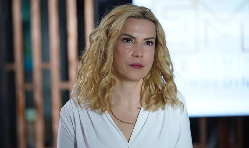 La gioia di Sebnem Dönmez nella serie Yasak Elma!