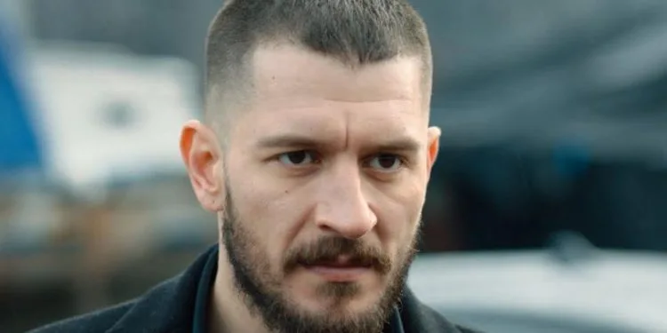 Tutto cambia in Üç Kuruş, non solo i capelli di Uraz Kaygılaroğlu!