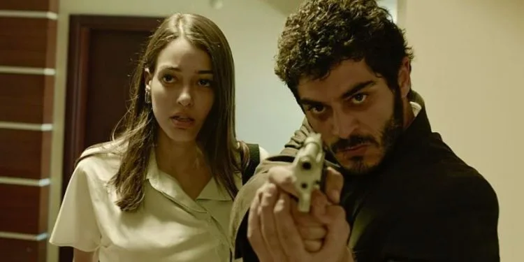 Le immagini di Burak Deniz e Dilan Çiçek Deniz nel loro nuovo film sono molto belle!
