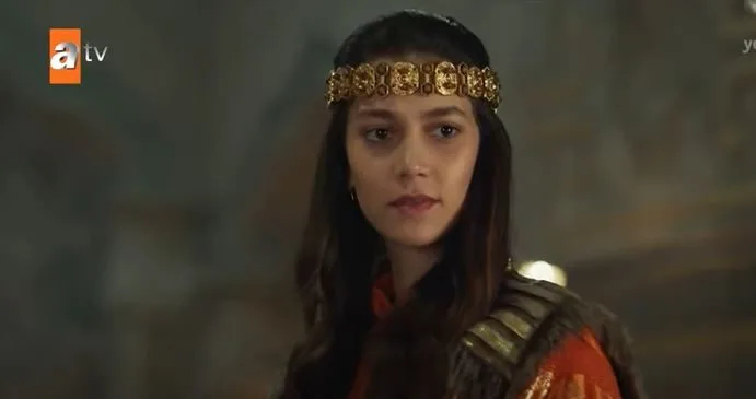 Ecem Sena Bayır brilla nella serie Destan!