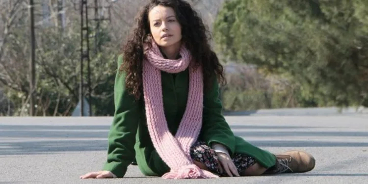 Una nuova sorpresa della serie da parte di Gizem Arıkan, che brilla con la serie Yaralı Kuşlar!