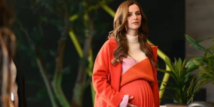 İrem Helvacıoğlu ha dato un consiglio per la nuova serie Annenin Sırrıdır Çocuk