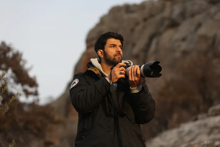 La storia, gli attori e le foto della prima serie turca di Disney Plus, Kaçış (Escape)! Engin Akyurek nel ruolo principale