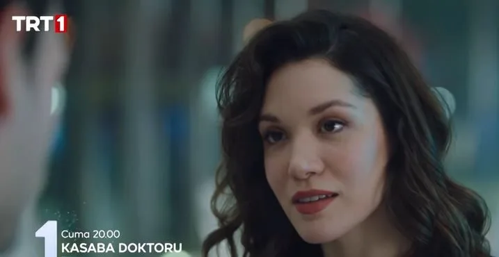 Hazal Subaşı è all’ombra della disperazione e del profondo dolore nella serie TV Kasaba Doktoru!