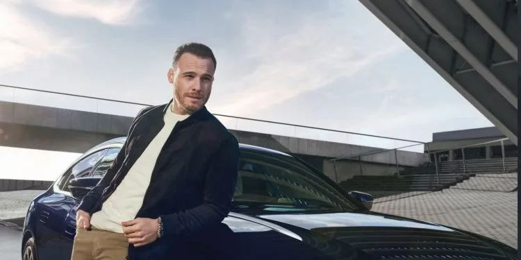 Le ragazze latine che sono fan di Kerem Bürsin stanno programmando un viaggio in Turchia!