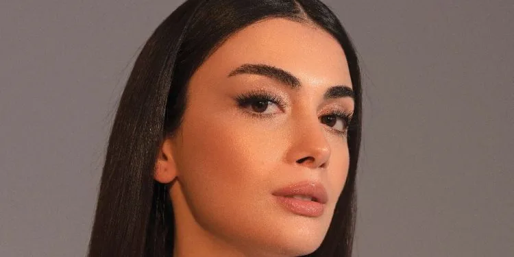 Özge Yağız, che ha lasciato Gökberk Demirci, ha posato audacemente, ma non ha superato il suo limite!