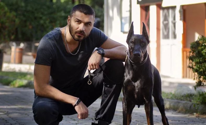 Chi è Emre Dinler? Di dove viene – Altezza – Età – Serie TV – Famiglia
