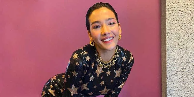 La famosa attrice Aybüke Pusat ha portato l’estate, i social media hanno preso fuoco!