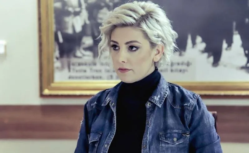 L’ex partner di Kaan Urgancıoğlu, Burcu Binici, è diventato un fan della serie Yargı!