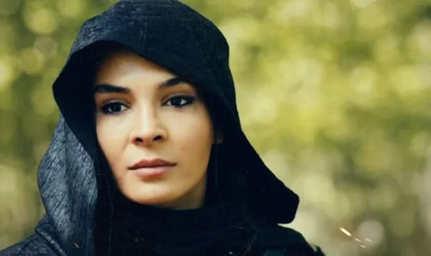 Dopo che la serie Destan si è presa una pausa, Ebru Şahin si immergerà in una nuova eccitazione!