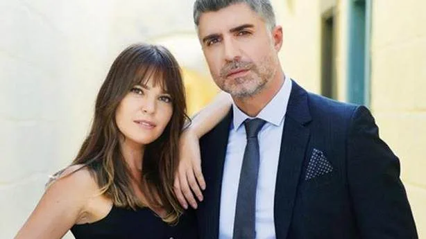 La fama dell’Istanbullu Gelin, con Özcan Deniz e Aslı Enver, ha superato la Turchia e ha raggiunto il picco in Argentina!