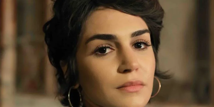 Una nuova serie che porterà popolarità internazionale a Sahra Şaş, brillando con Bizim Hikaye e le serie TV di Kadın!