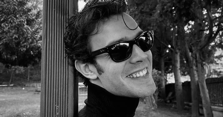 Aytaç Şaşmaz ha condiviso una foto del genere che i suoi fan sono rimasti commossi e hanno sorriso!