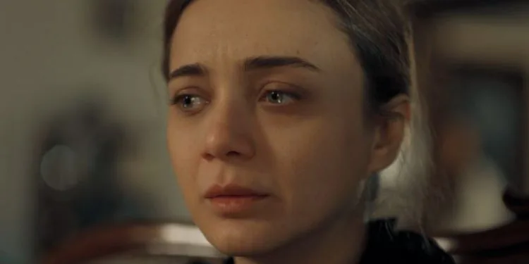 Damla Sönmez non ritira mai il suo supporto dalla serie Aziz, a cui ha detto addio!