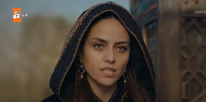Deniz Barut si è abituata al personaggio di Ulu Ece nella serie Destan!