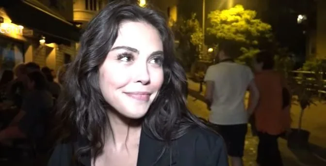 Dilara Aksüyek era molto arrabbiata per le critiche di essere uscita per strada in mutande!
